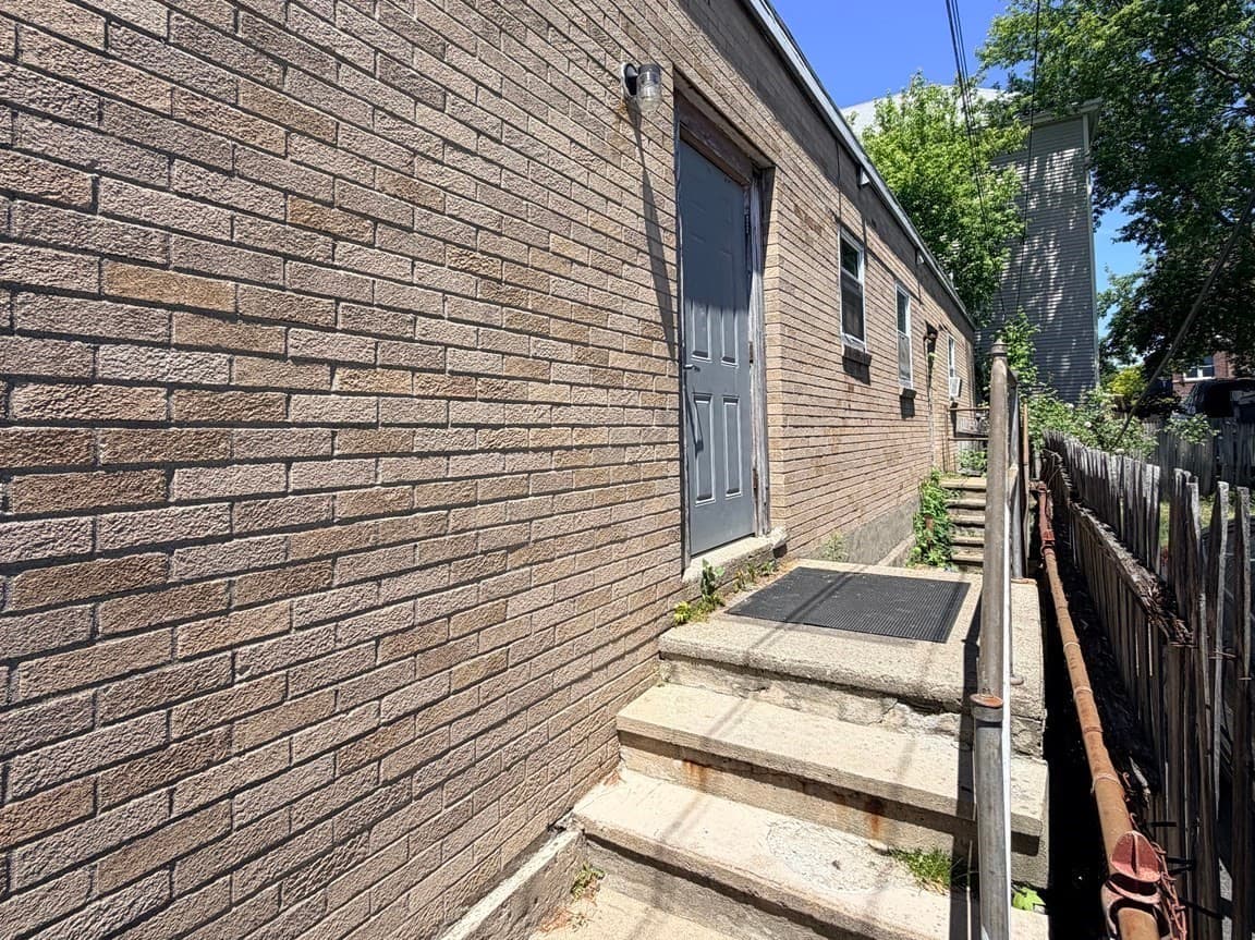 5+ Family - Rooming House at 1840-1846 Acushnet Ave, New Bedford MA 02746, New Bedford, photo 4 of 12