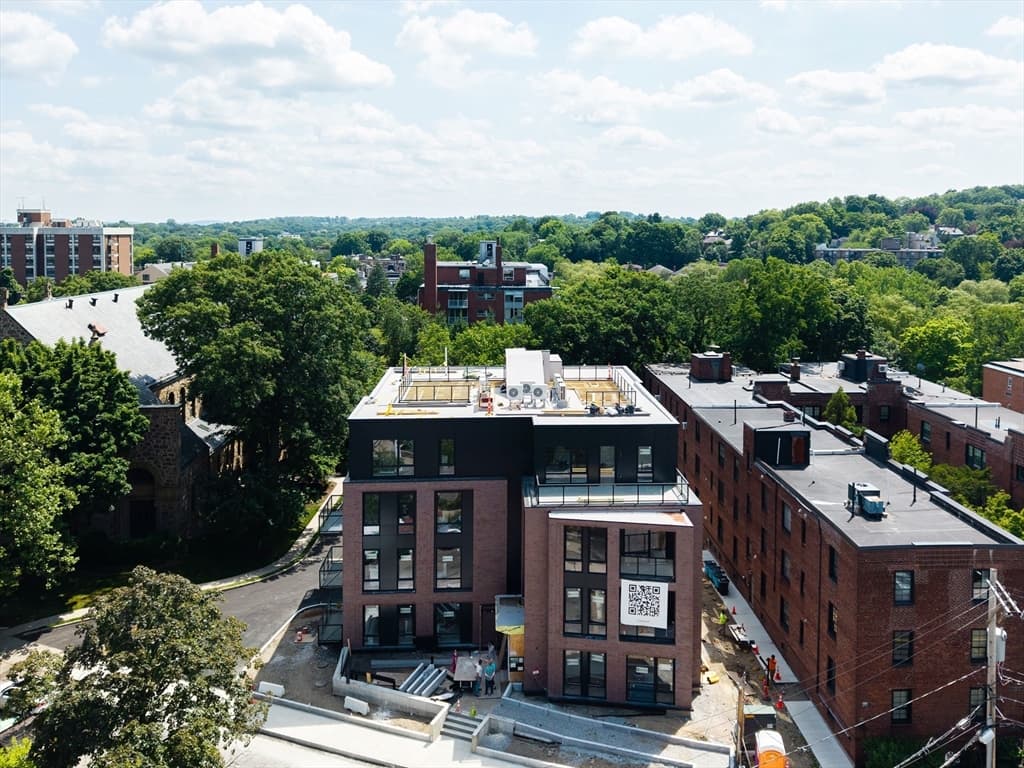 Condominium at 80 Vernon Street Unit 1A, Brookline MA 02446, photo 2 of 12