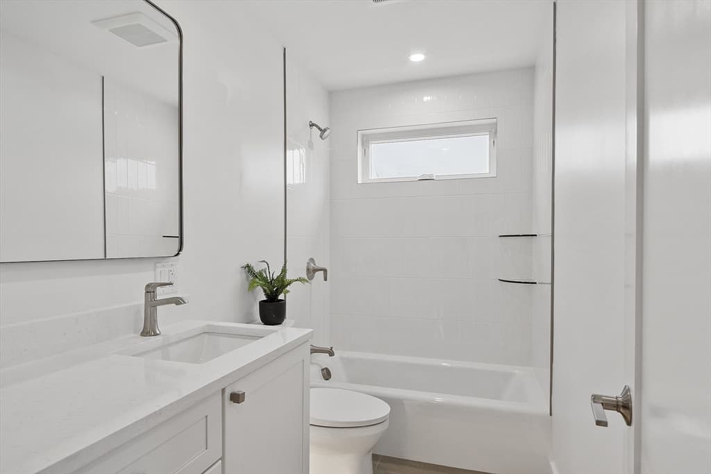 Condominium at 225 Middlesex Turnpike # 107, Burlington MA 01803, Burlington, photo 16 of 23
