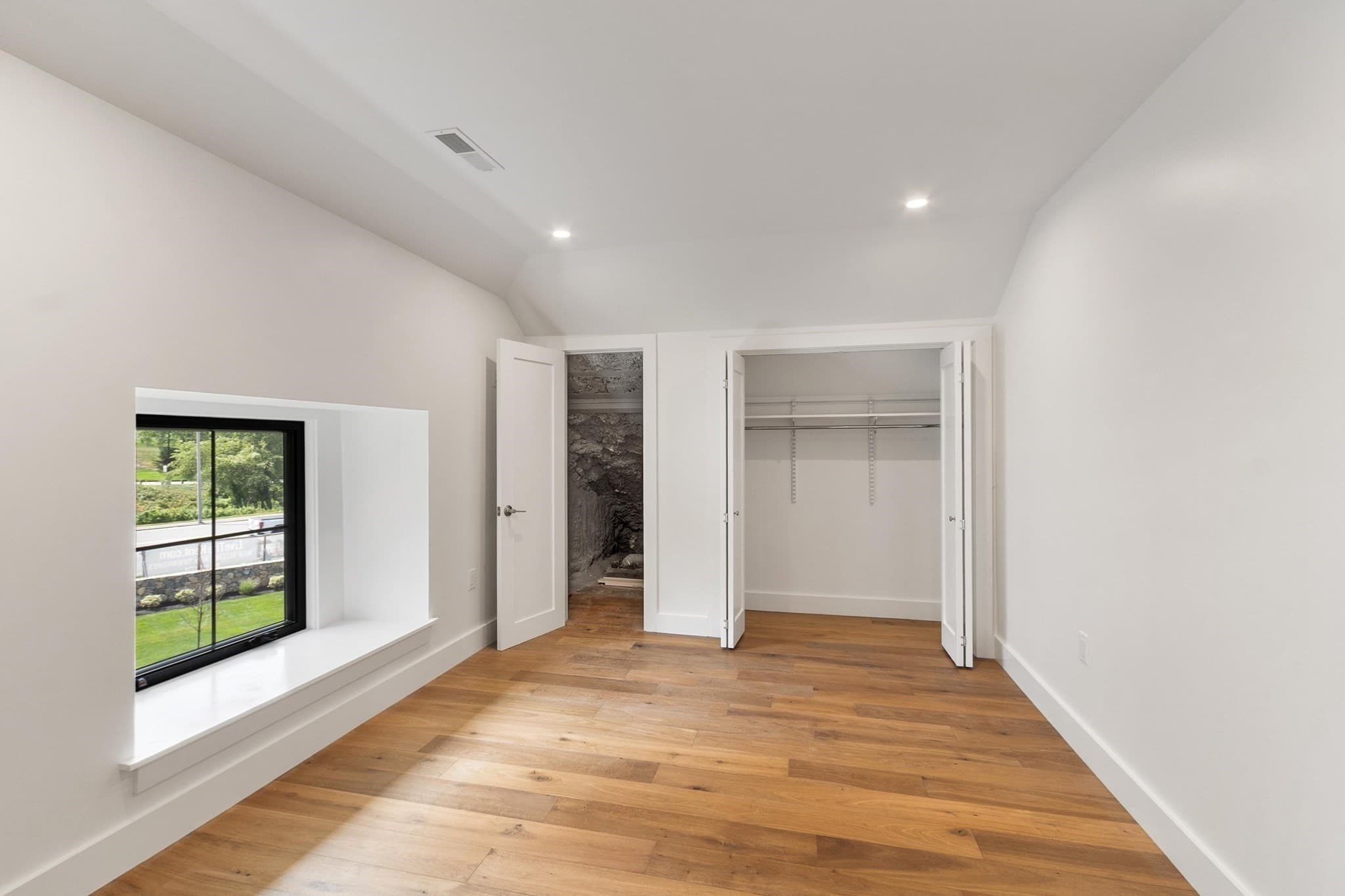 Condominium at 225 Middlesex Turnpike # 107, Burlington MA 01803, Burlington, photo 33 of 42