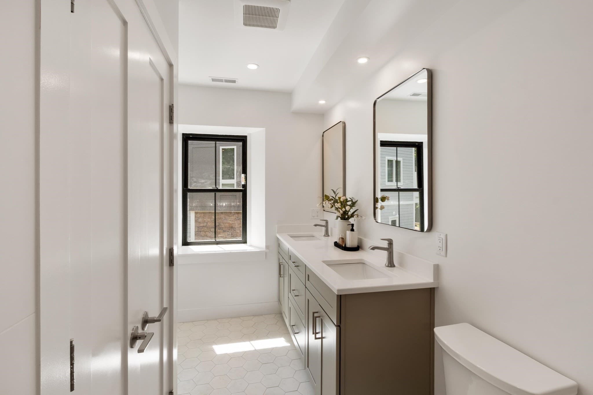 Condominium at 225 Middlesex Turnpike # 107, Burlington MA 01803, Burlington, photo 29 of 42
