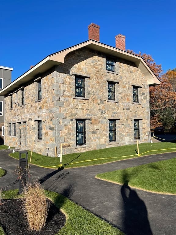 Condominium at 225 Middlesex Turnpike # 107, Burlington MA 01803, Burlington, photo 4 of 23