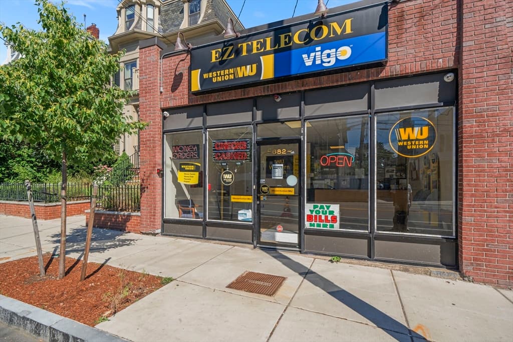 682 Broadway, Chelsea MA 02150 photo 2