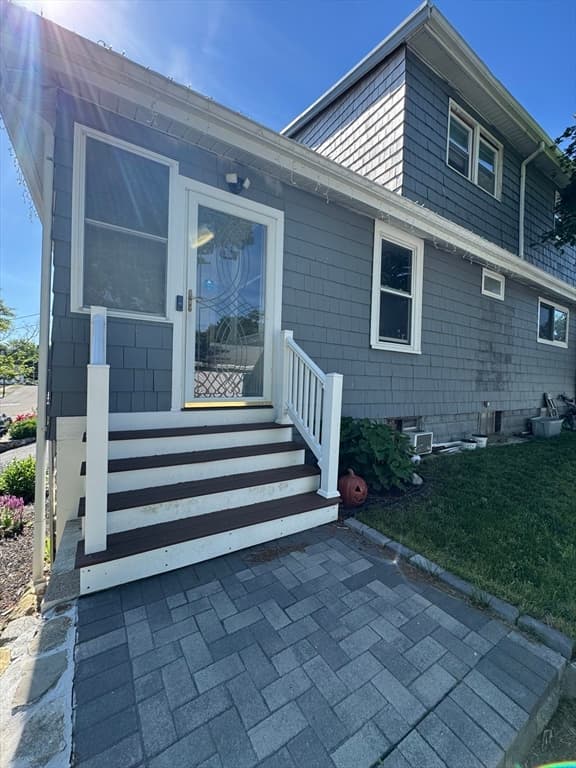 Single Family Residence at 5 High St, Saugus MA 01906, photo 11 of 35