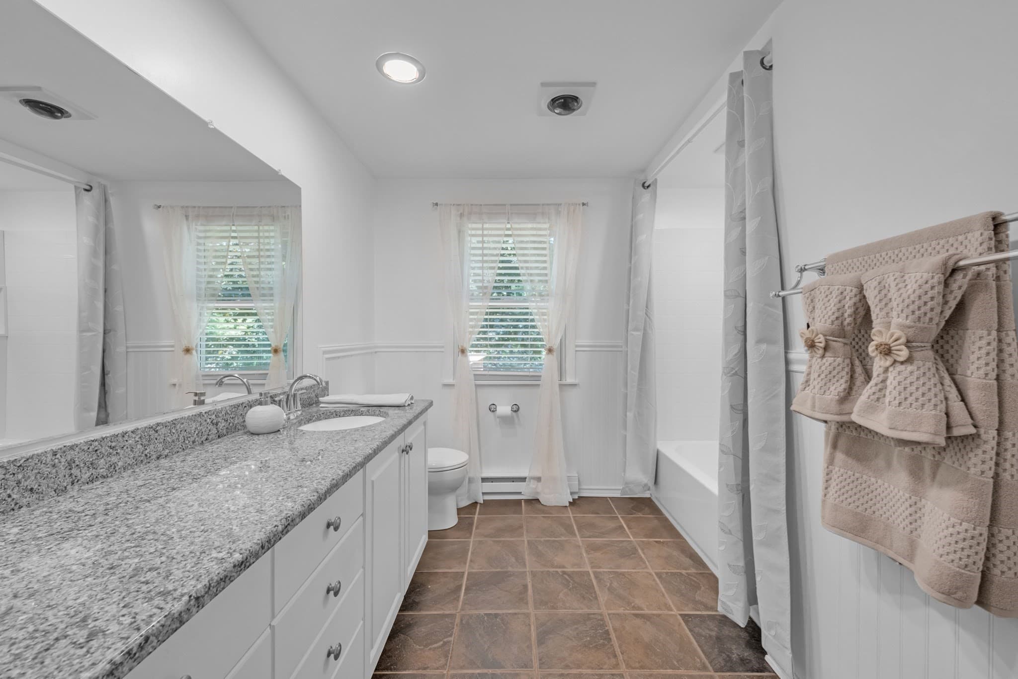 Single Family Residence at 27 Hillside Dr, Sturbridge MA 01566, photo 13 of 37