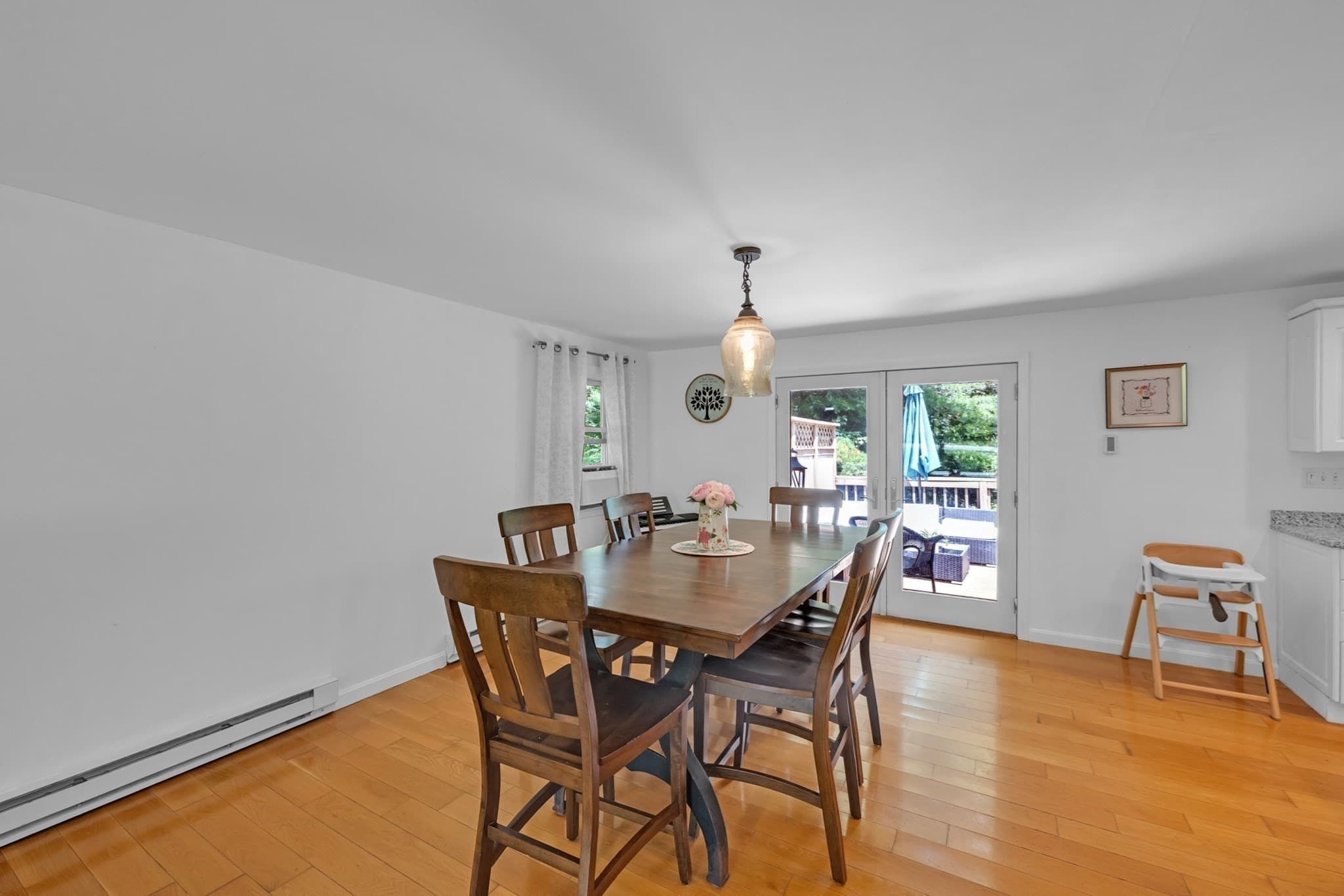 Single Family Residence at 27 Hillside Dr, Sturbridge MA 01566, photo 7 of 37