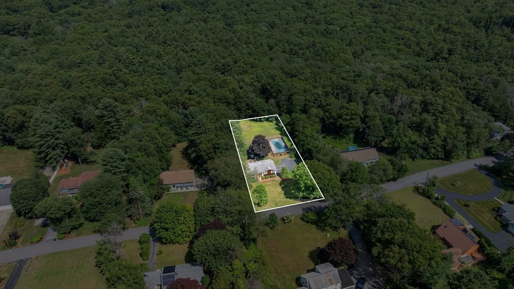 Single Family Residence at 27 Hillside Dr, Sturbridge MA 01566, photo 36 of 37
