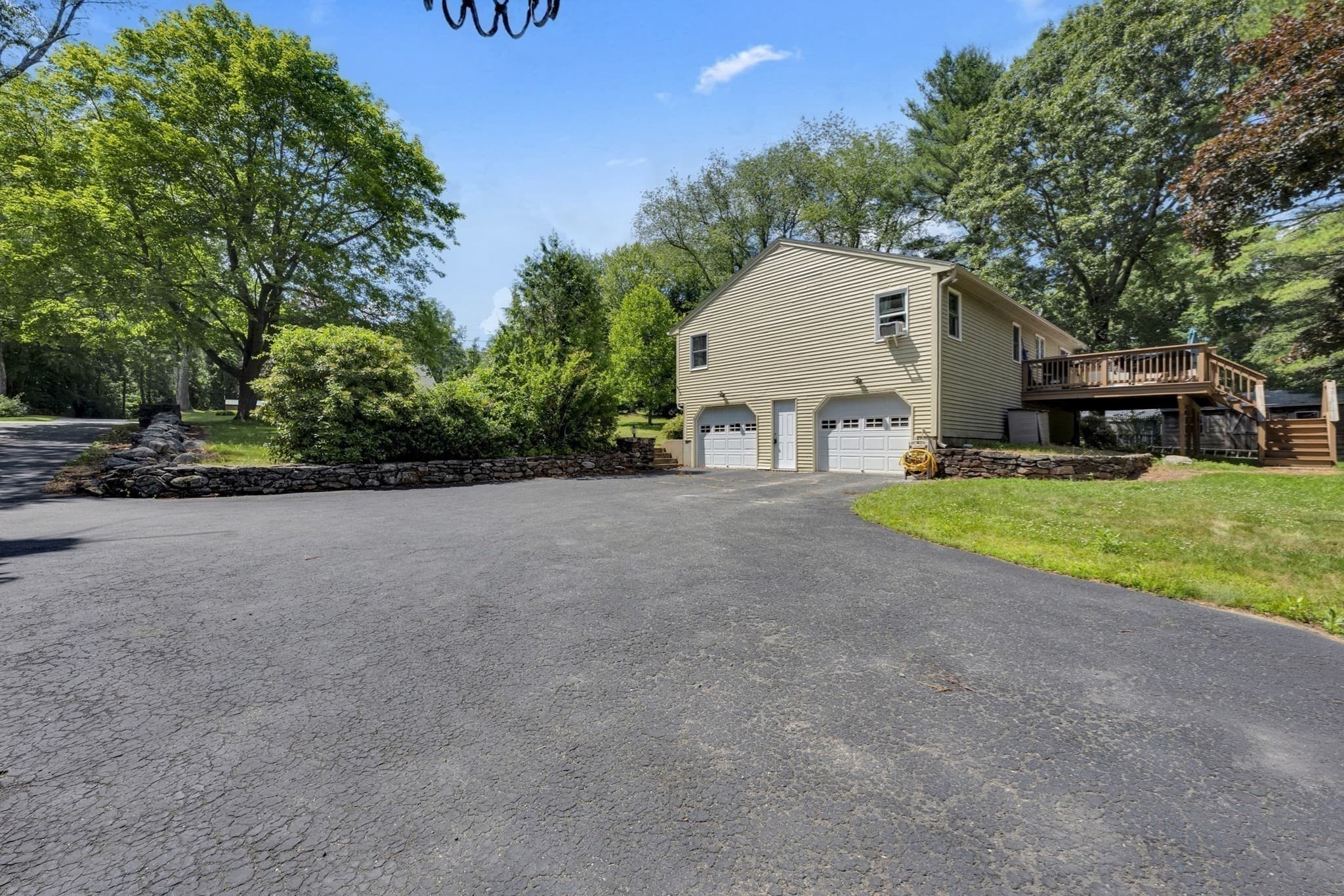 Single Family Residence at 27 Hillside Dr, Sturbridge MA 01566, photo 30 of 37
