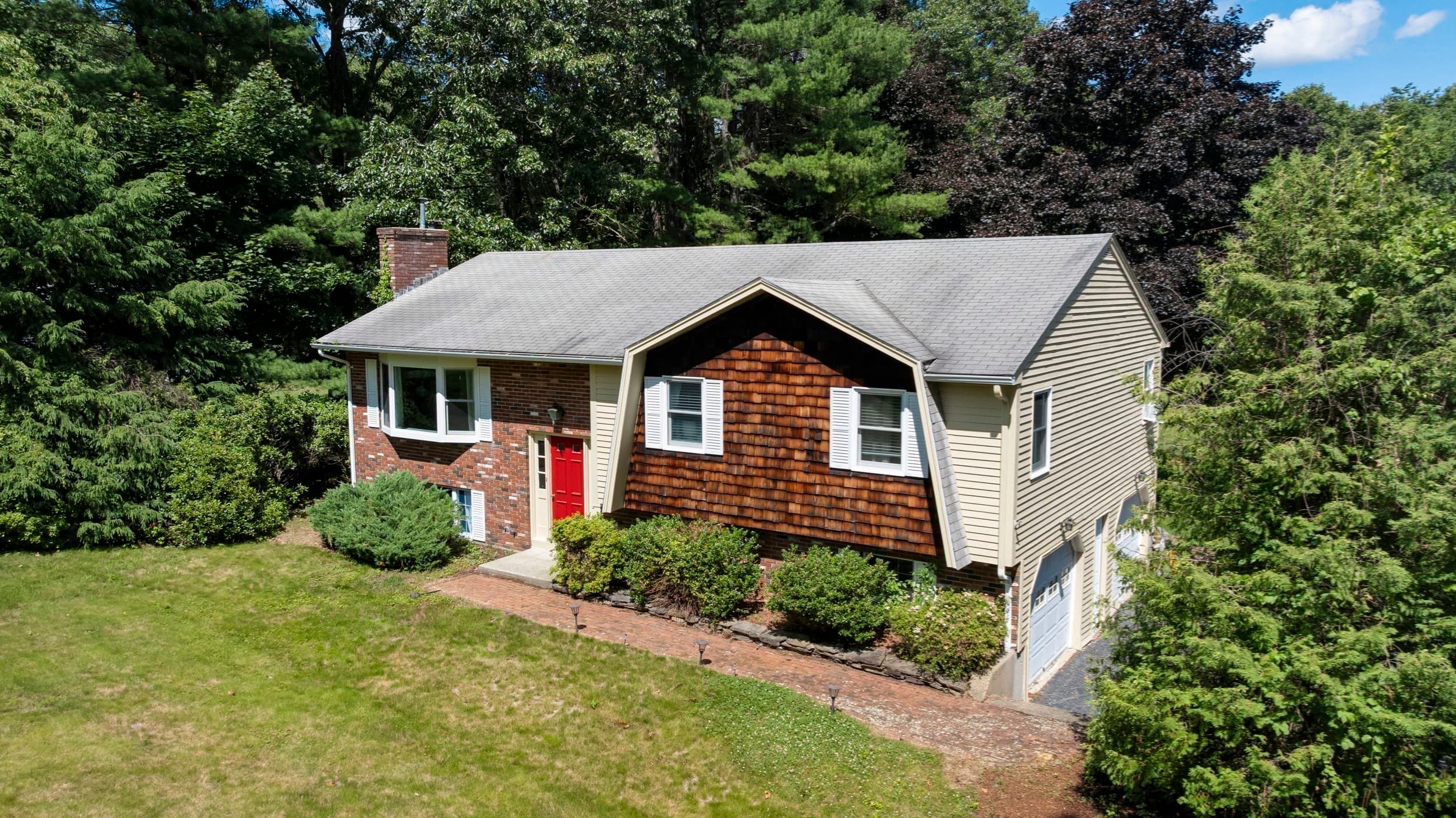 Single Family Residence at 27 Hillside Dr, Sturbridge MA 01566, photo 31 of 37