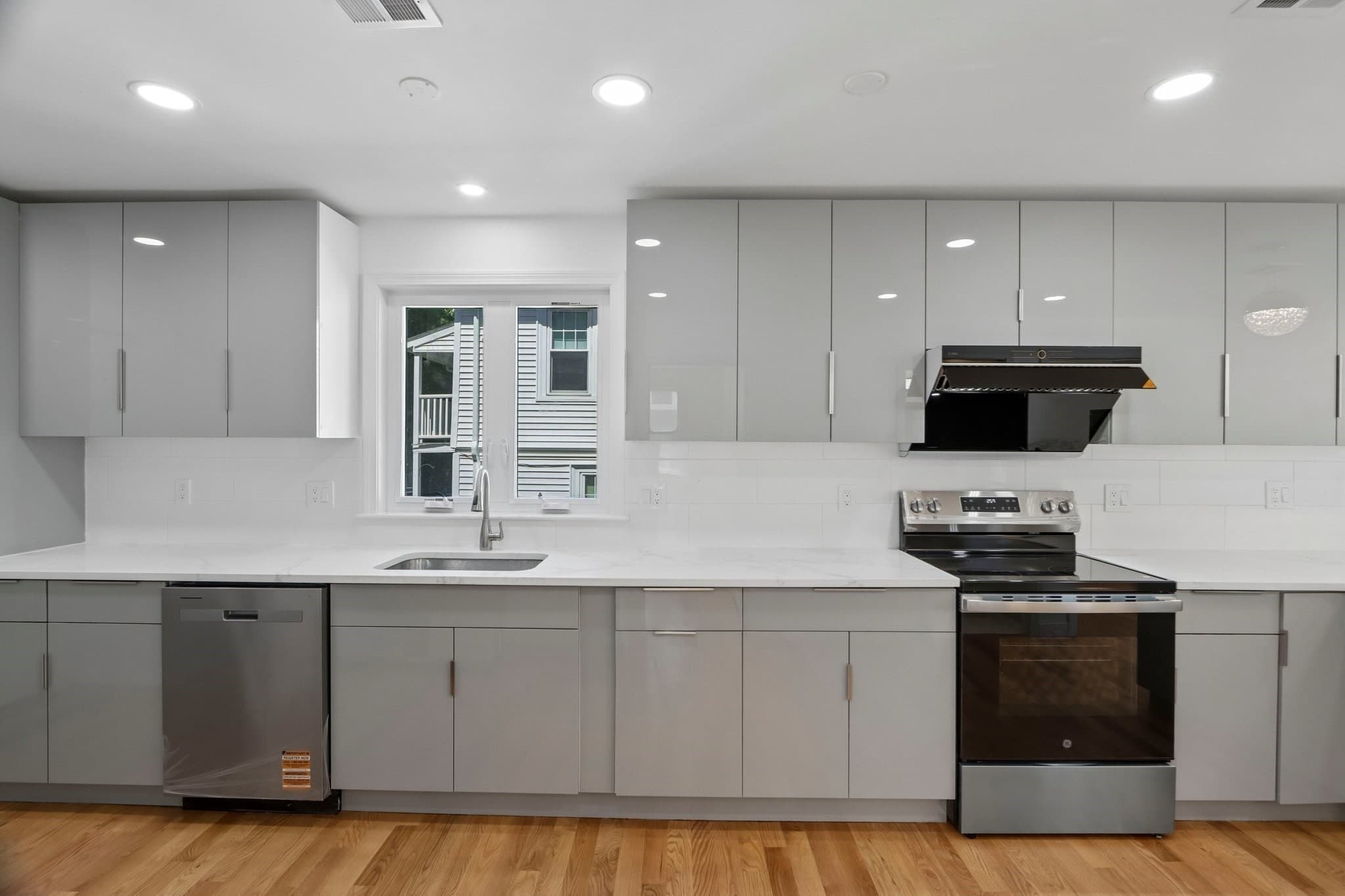 Condominium at 29 Coleman Rd # A, Arlington MA 02476, Arlington, photo 9 of 33
