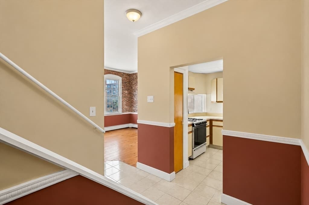 Condominium at 62 Washington St # 9, Haverhill MA 01832, Haverhill, photo 3 of 37