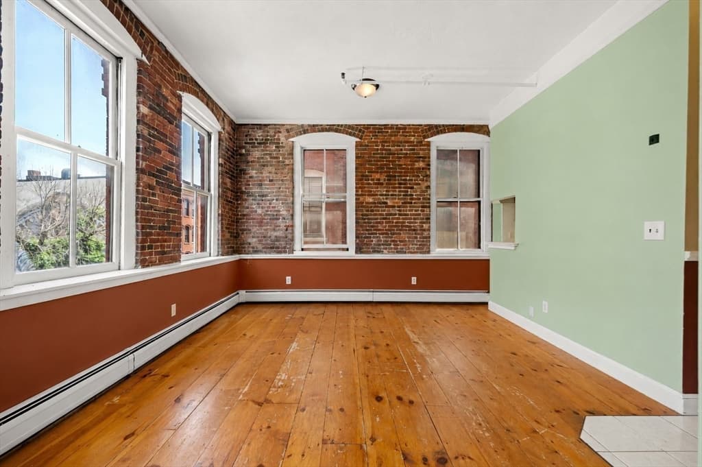 Condominium at 62 Washington St # 9, Haverhill MA 01832, Haverhill, photo 5 of 37