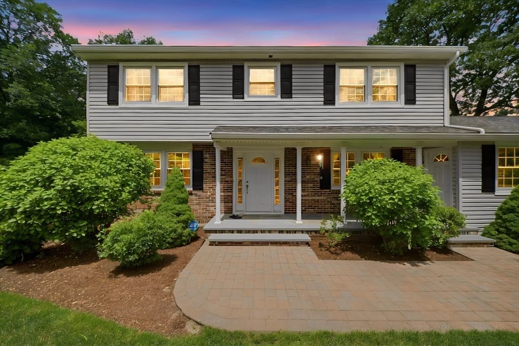 Single Family Residence at 9 Sparhawk Dr, Burlington MA 01803, Burlington, photo 3 of 42
