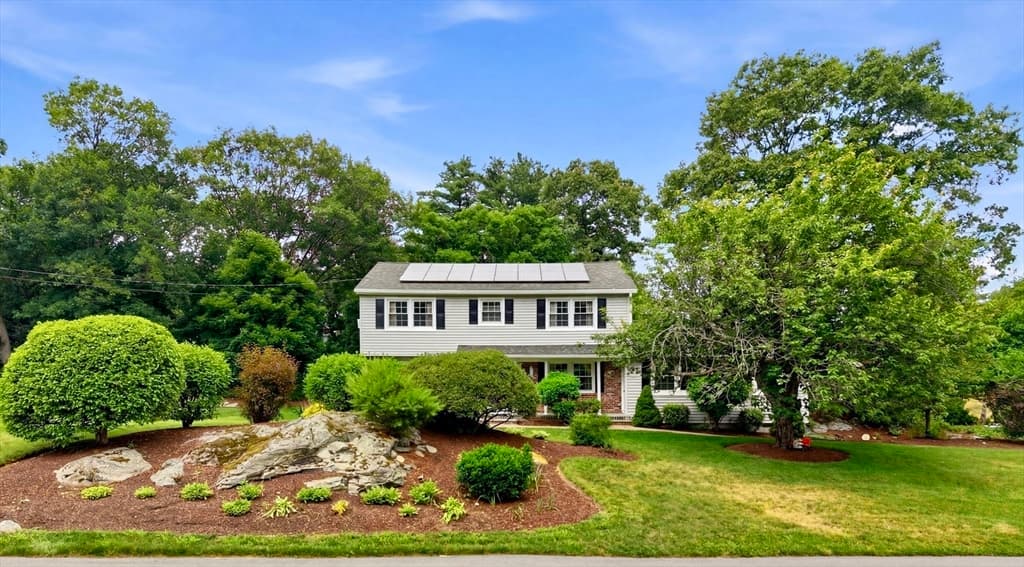 9 Sparhawk Dr, Burlington MA 01803