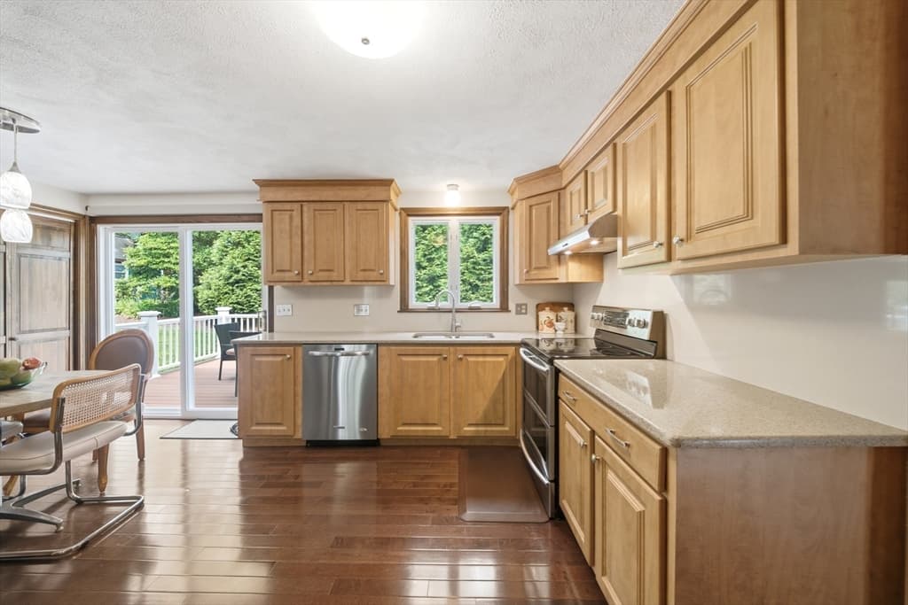 Single Family Residence at 9 Sparhawk Dr, Burlington MA 01803, Burlington, photo 20 of 42