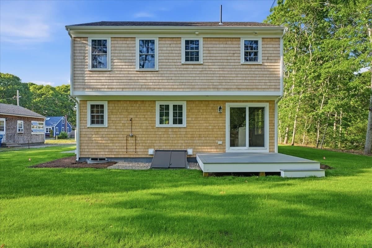 Single Family Residence at 41 Avalon Dr, Falmouth MA 02536, photo 9 of 36