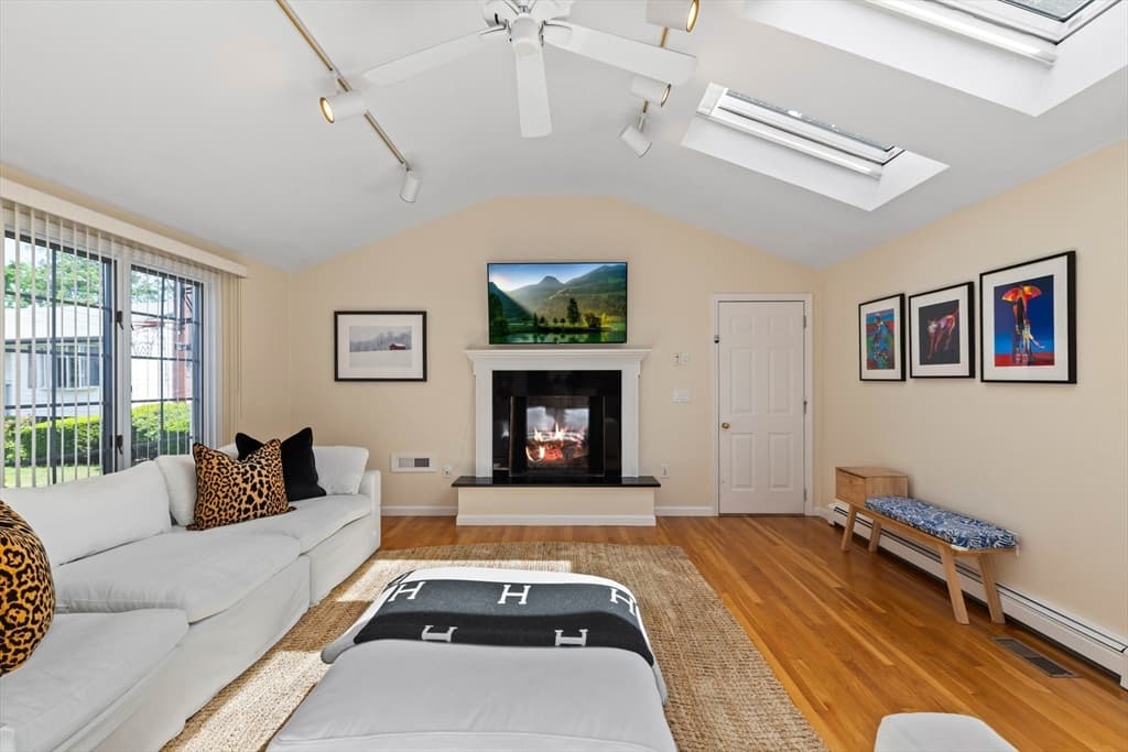 Single Family Residence at 17 Duggan Ln, Milton MA 02186, Milton, photo 6 of 34