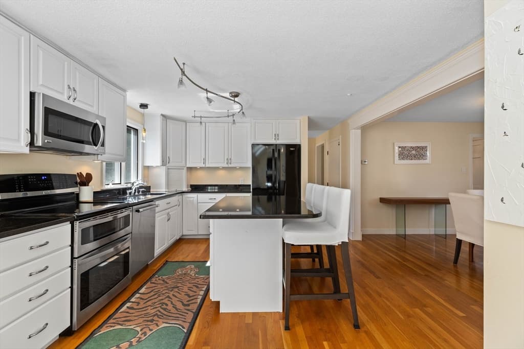 Single Family Residence at 17 Duggan Ln, Milton MA 02186, Milton, photo 4 of 34