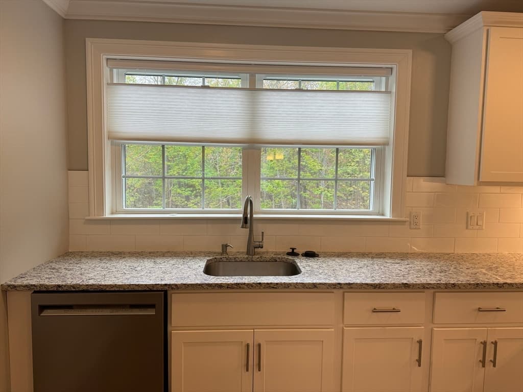 Condominium at 165 Cambridge Rd # 17, Woburn MA 01801, photo 7 of 25
