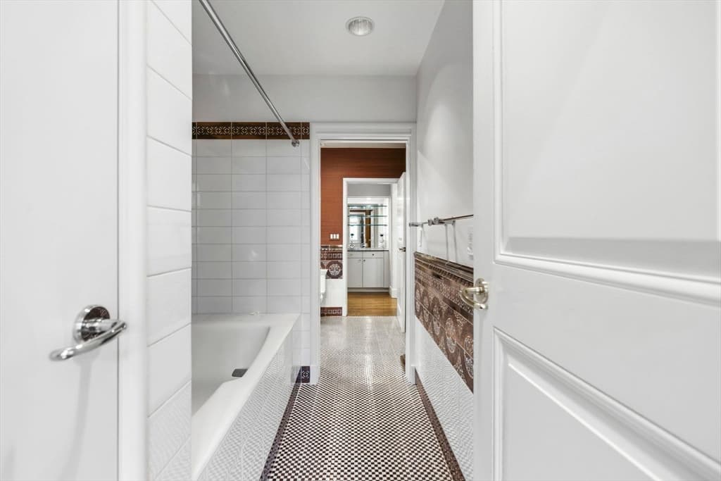 122 Marlborough Street, Boston MA 02116 photo 13