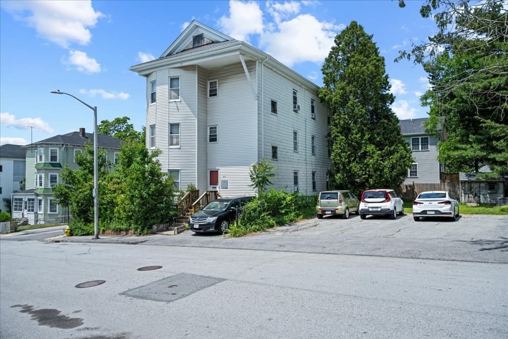 60 Esther St, Worcester MA 01607