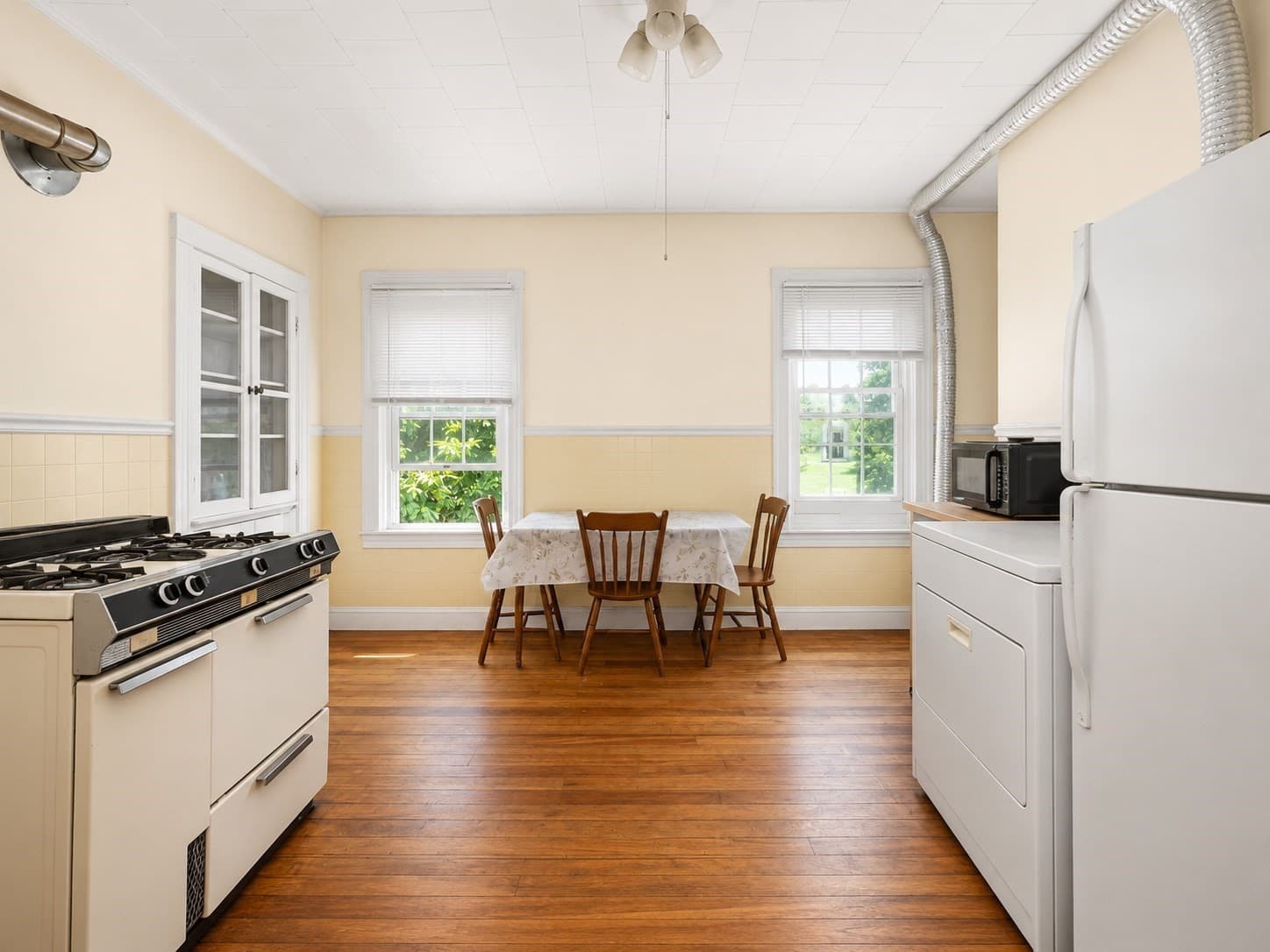 3 Family at 60 Esther St, Worcester MA 01607, photo 5 of 35