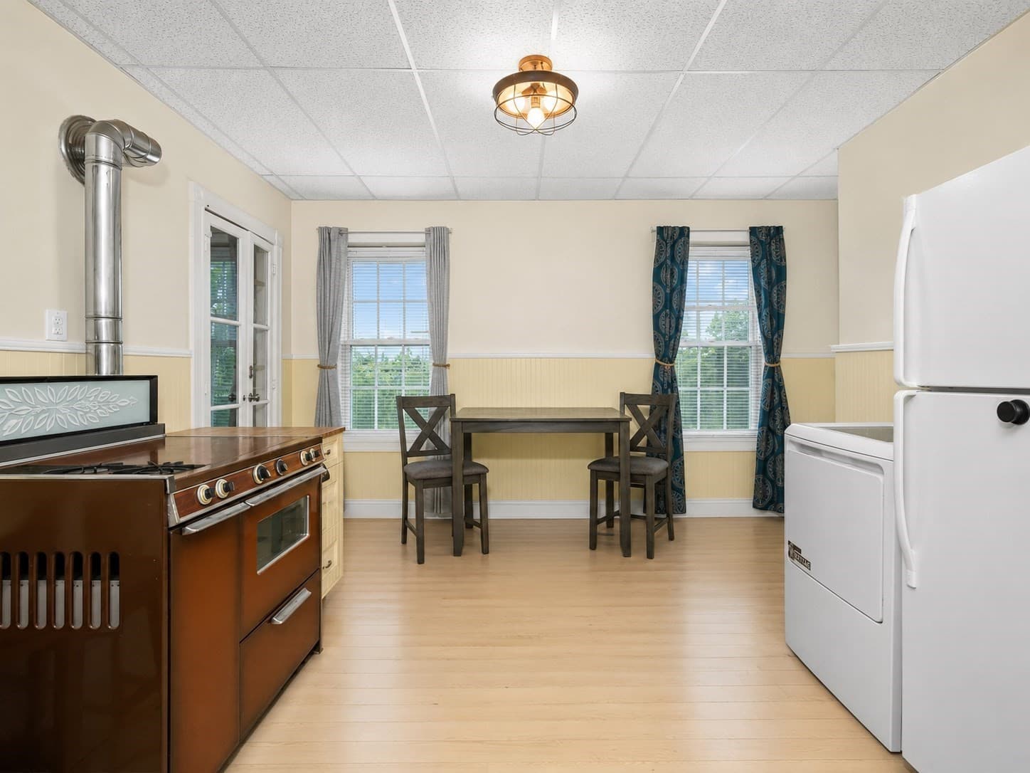 3 Family at 60 Esther St, Worcester MA 01607, photo 10 of 35