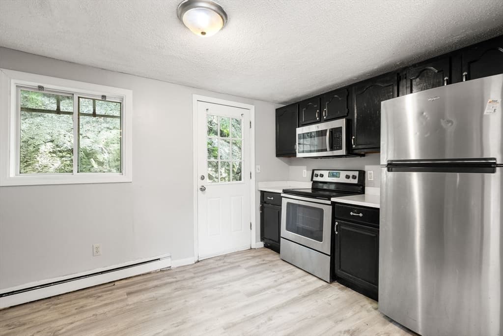 9-11 Dungeon Ave, Lynn MA 01905 photo 2
