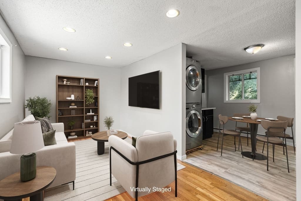 9-11 Dungeon Ave, Lynn MA 01905 photo 3