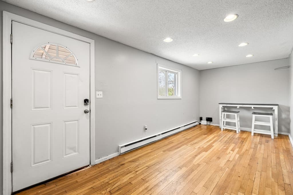 9-11 Dungeon Ave, Lynn MA 01905 photo 4