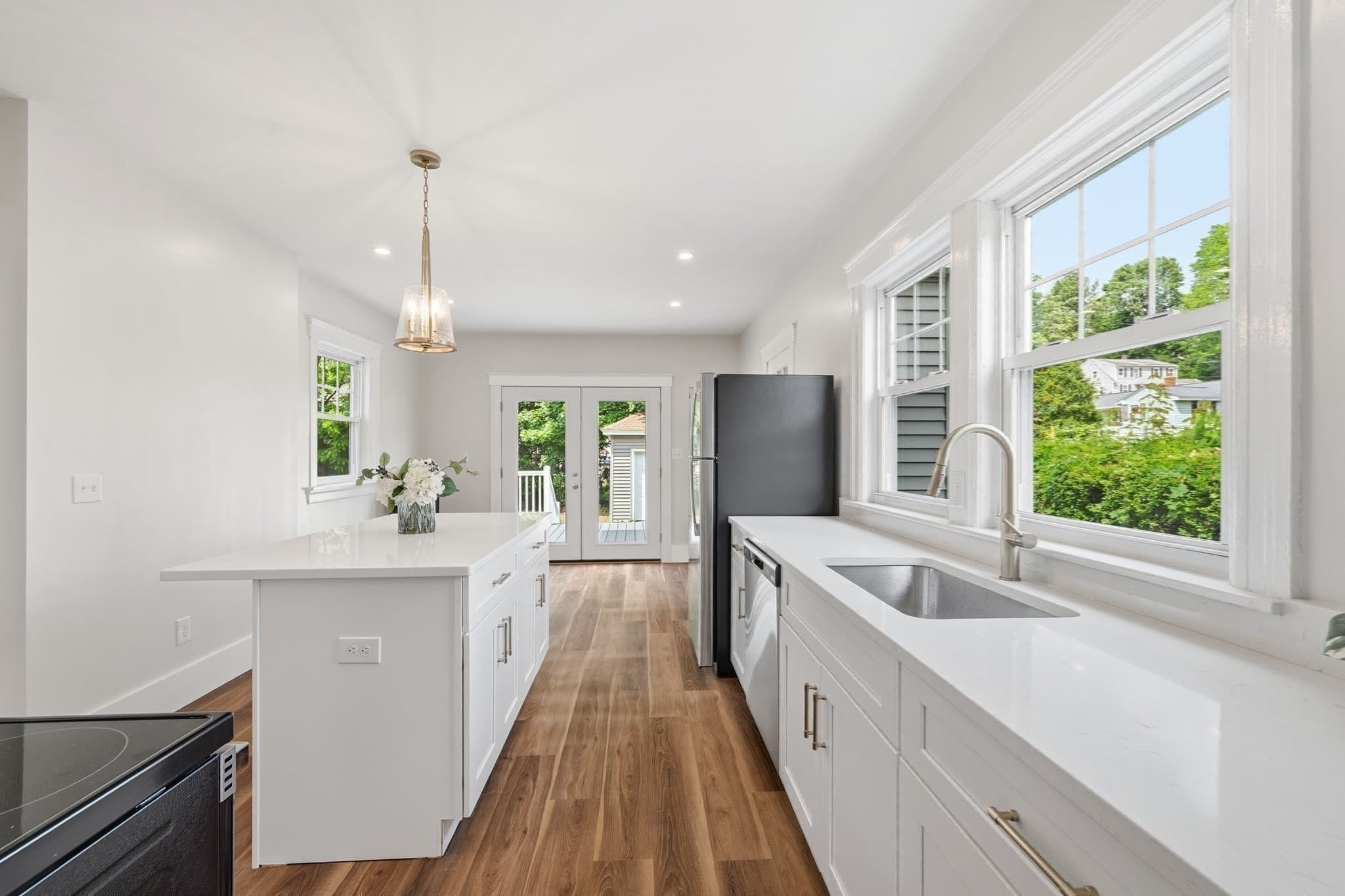 Single Family Residence at 87 Malden St, Worcester MA 01606, photo 5 of 41