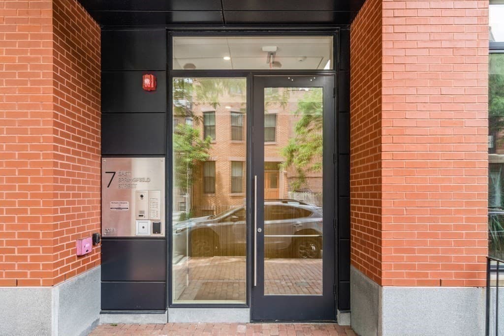 Condominium at 7 East Springfield # 5B, Boston MA 02118, photo 17 of 19