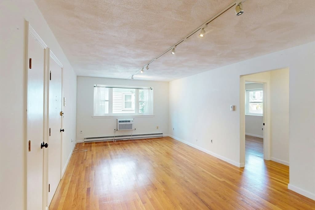 104 Trowbridge St # 4, Cambridge MA 02138 photo 4