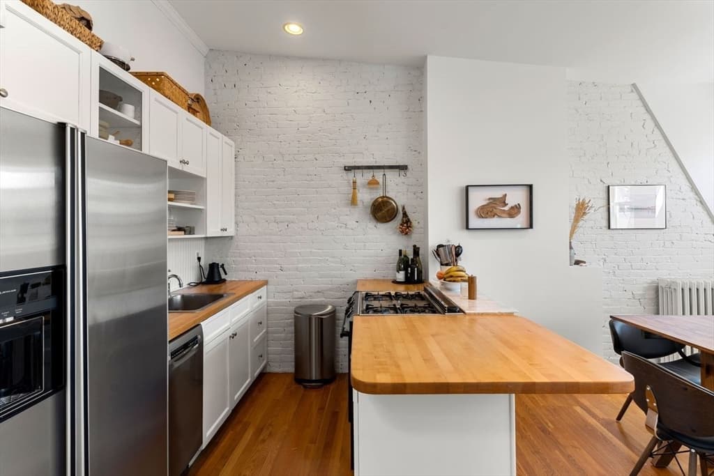 Condominium at 154 W Concord St # 4, Boston MA 02118, photo 6 of 27