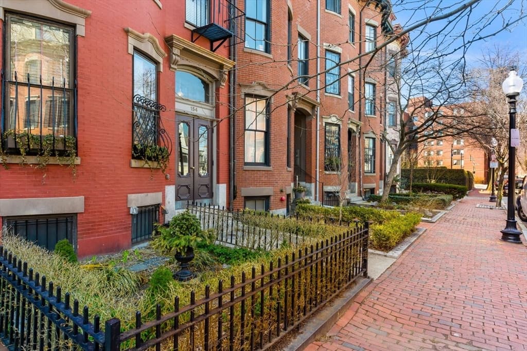 Condominium at 154 W Concord St # 4, Boston MA 02118, photo 26 of 27