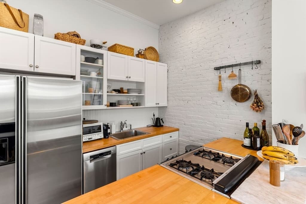 Condominium at 154 W Concord St # 4, Boston MA 02118, photo 7 of 27
