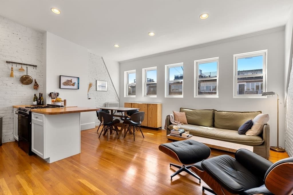 154 W Concord St # 4, Boston MA 02118