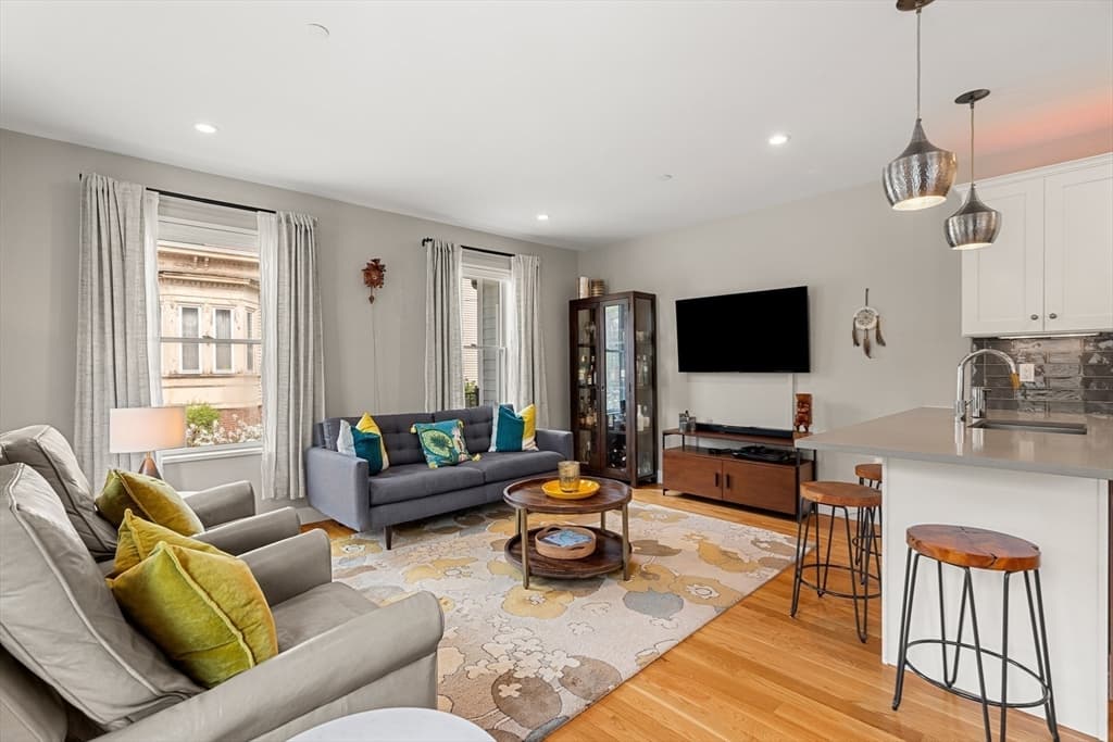 Condominium at 178 Thornton St # 1, Boston MA 02119, photo 7 of 23