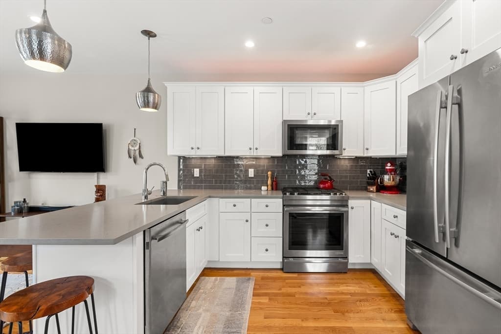 Condominium at 178 Thornton St # 1, Boston MA 02119, photo 3 of 23
