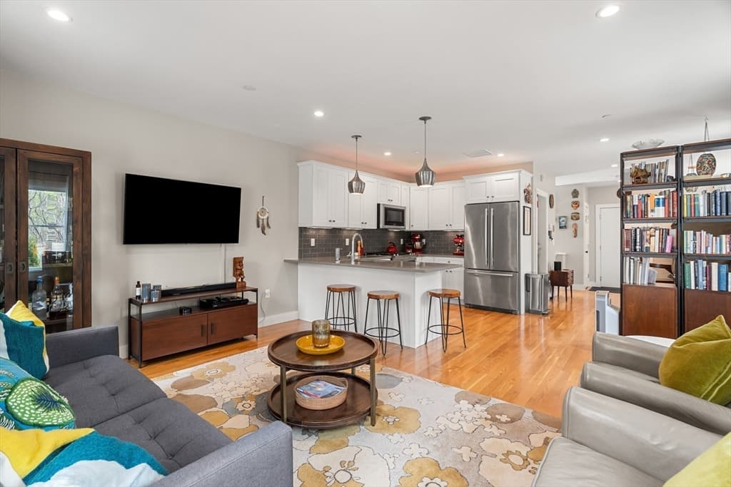 Condominium at 178 Thornton St # 1, Boston MA 02119, photo 5 of 23