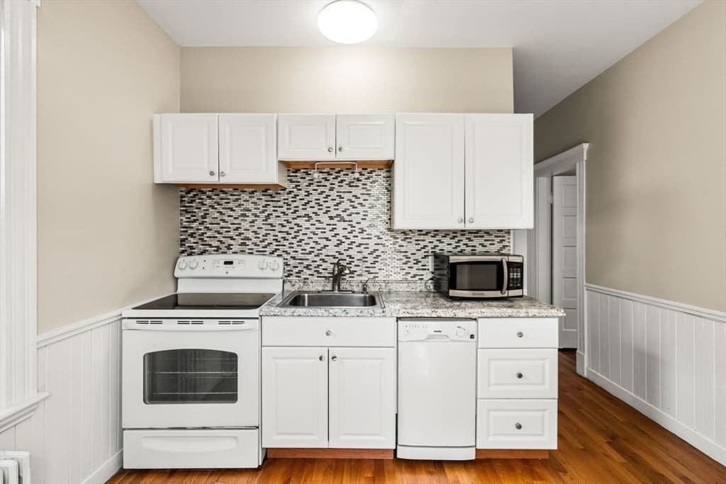 2 Family - 2 Units Up/Down at 18 Cliff Street, Salem MA 01970, Salem, photo 25 of 28