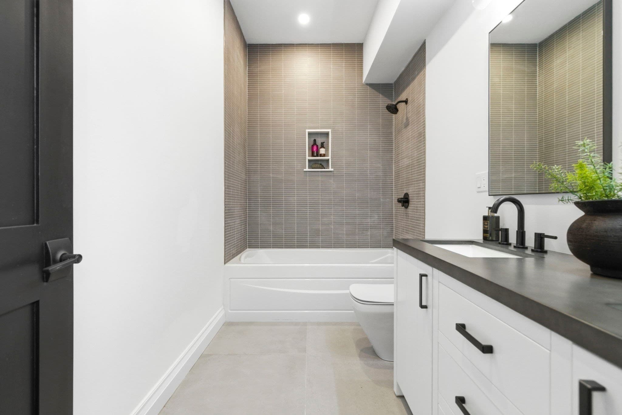 Condominium at 520 East Broadway # 2, Boston MA 02127, Boston, photo 36 of 42