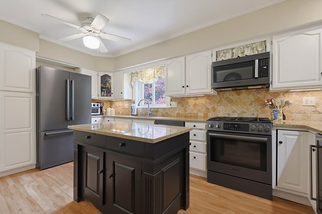 110 Chipper Hill Road, Northbridge MA 01534 photo 6