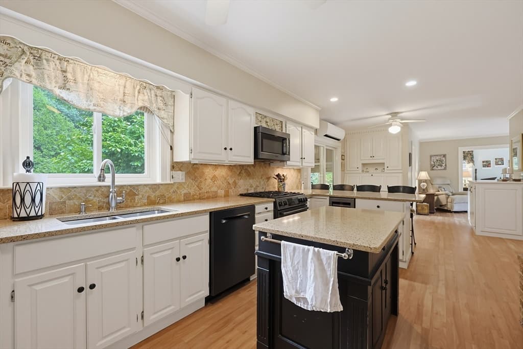 110 Chipper Hill Road, Northbridge MA 01534 photo 7