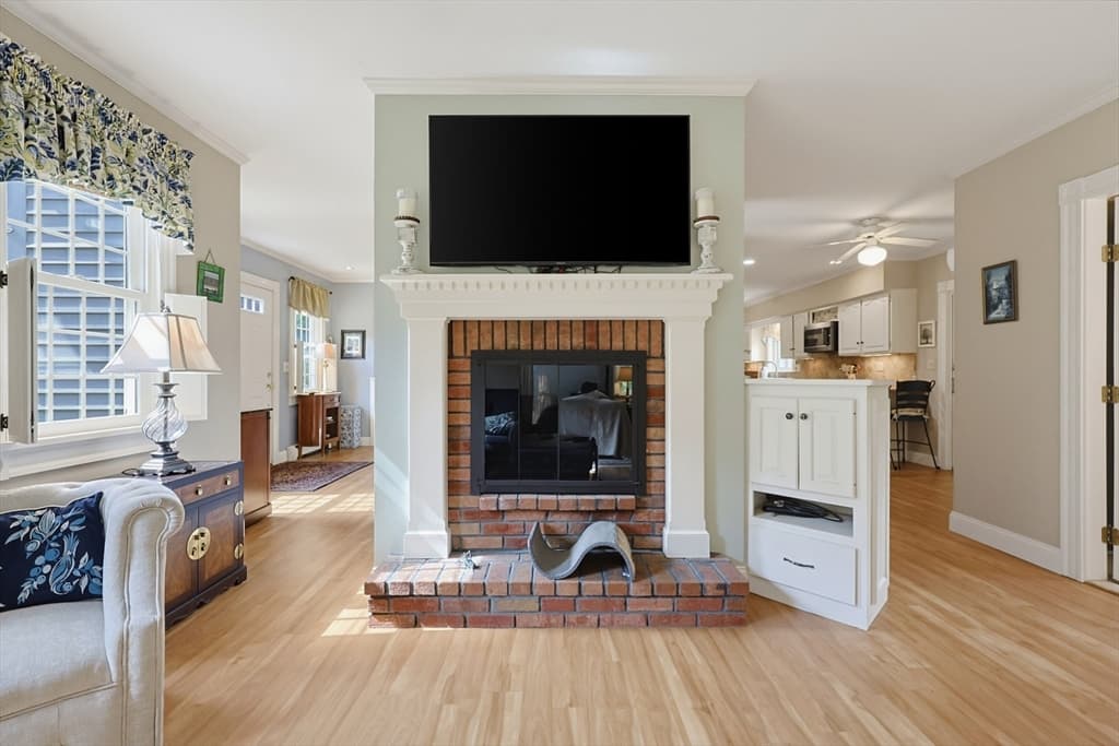 110 Chipper Hill Road, Northbridge MA 01534 photo 5