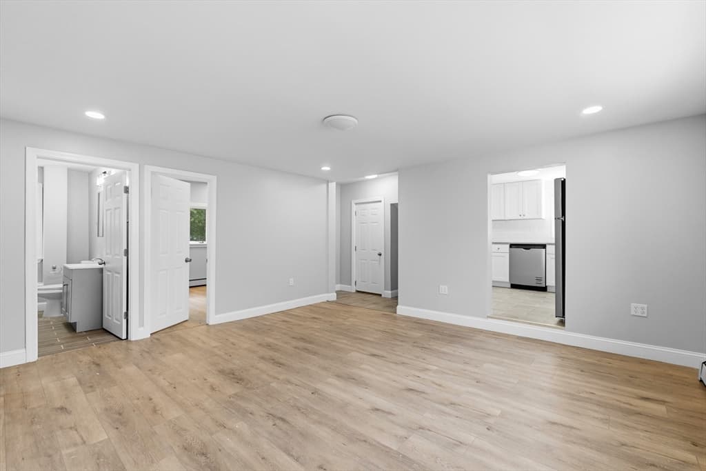 409 Crescent St, Fall River MA 02720 photo 12