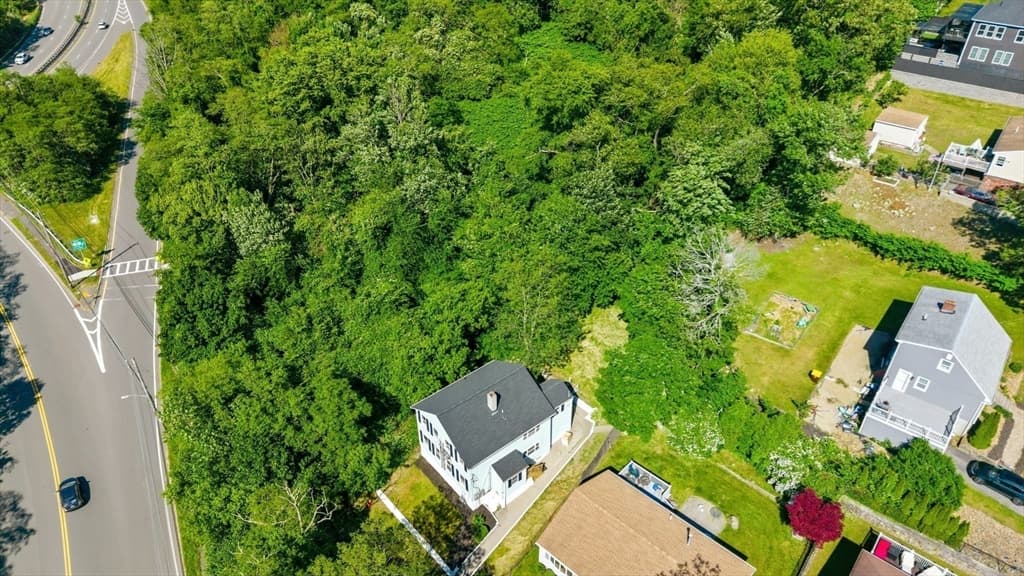 409 Crescent St, Fall River MA 02720 photo 7