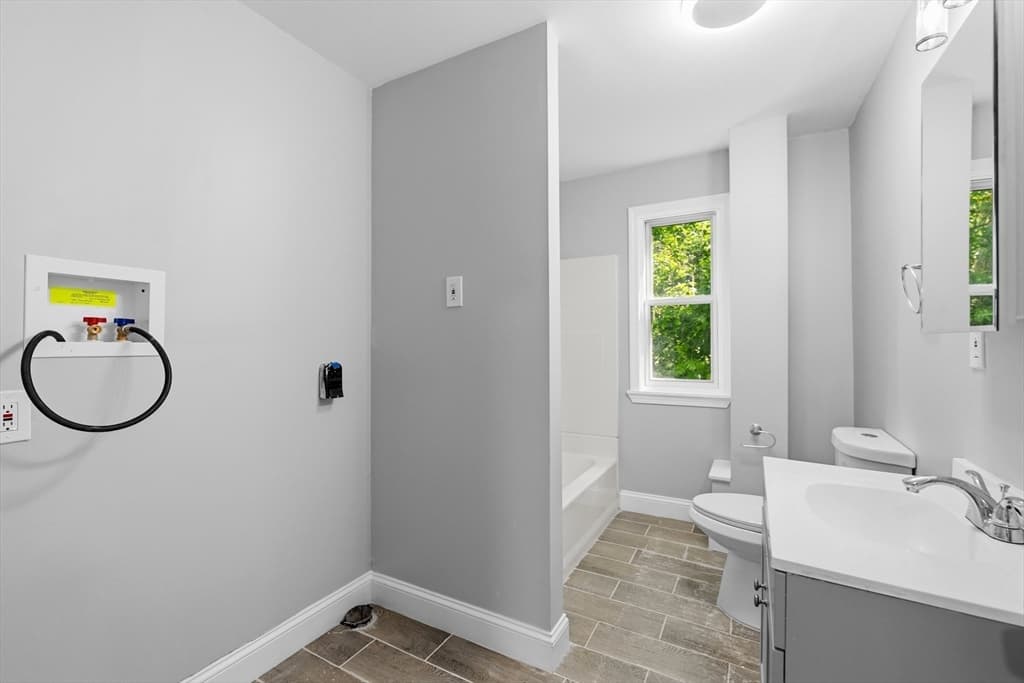 409 Crescent St, Fall River MA 02720 photo 20