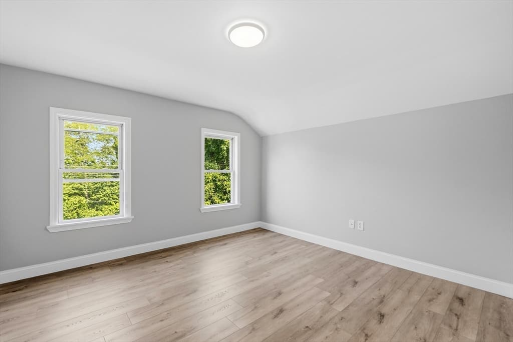 409 Crescent St, Fall River MA 02720 photo 31