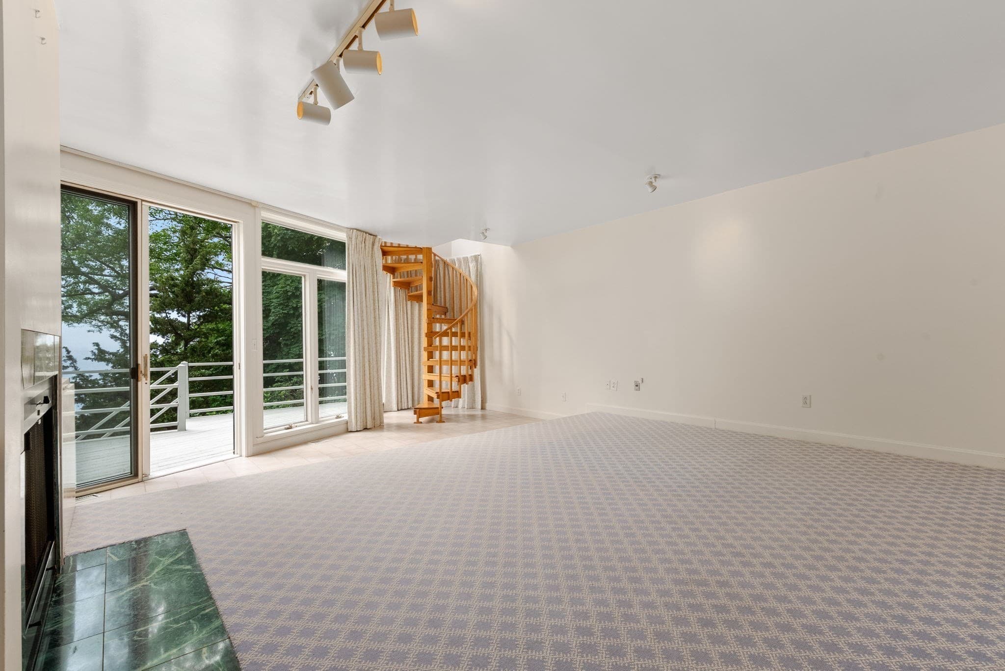 Single Family Residence at 23 Ocean Street, Manchester MA 01944, Manchester, photo 18 of 36